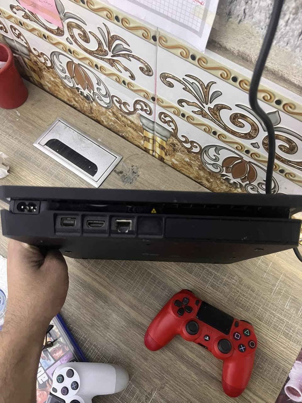 بلي 4 سلم 500 كيكا قبل اسبوعين اخذته كامل ملحقات حتى اليدات جدد مع قرص gta جديد وياه كود اونلاين بعدني ما مفعله وقرص Call of duty 
UBS هم جديد كارتونه موجوده 
مكاني بغداد 
السعر 280


**إذا كنت صاحب هذا الإعلان وتريد حذفه لأي سبب، رجاءا أرسل رسالة إلى الدعم الفني**