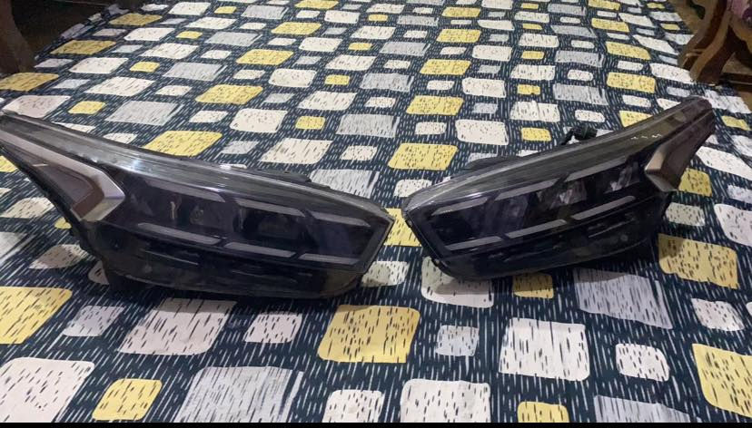 السلام عليكم شباب لايتات كيا فورتي مال جيتي فول  ابو لد 3 عدسات أصليات تفصيخ 24 شغالات جاهزات بدون اي تحوير جيب وشد بدون كسر او ضرر مع فيش سعر 600 الف الرقم ***********
