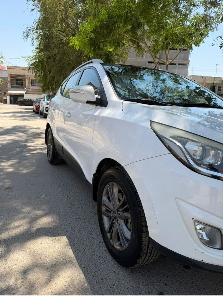 ياالله
السلام عليكم
توسان ٢٠١٤ خليجي
محرك ٢٠٠٠ دووش 
ماشية ١٠٧
قطعتين تبريد
بنوراما
صبغ بالجنطة فقط
رقم بغداد
سعر  ١٥٠ ورقة وبيهه مجال
مكان السيارة بغداد / دوره / حي الاثورين
***********
***********
