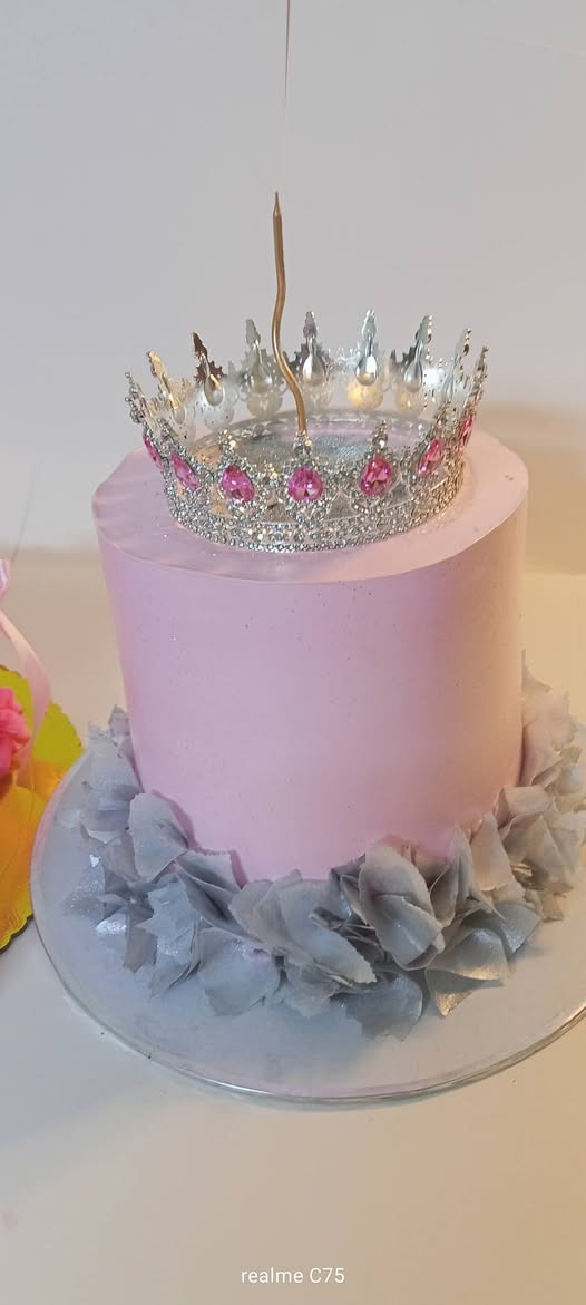 شغل كيك حسب الطلب وطيب الحشوات
‏‪ 0784 731 5558‬‏واتساب
