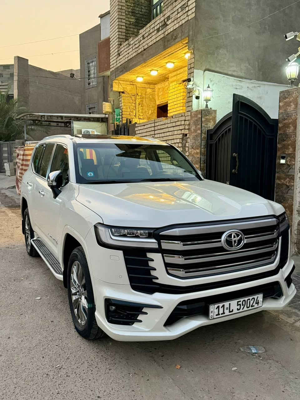 سلام عليكم عيدكم مبارك انشاءالله
لاند كروز 2024 VX SAS ماشيه 24 الف داخل ضمان السياره 

رقمها بغداد مكفوله ومغلفه ppf 

المواصفات 

عدسات امامية 3 زنون مع كشافات زنون اصليه

فتحة سقف 

كشنات الاماميه تدفئة تبريد 

الكشنات الخلفيه تبريد

تحكم تبريد شاشة خلفي

المقاعد الصف الثالث كهرباء تنفتح وتنغلق 

نظام زحف ازرار كامله مال فوريل 

شاشات عدد اثنين خلفيه 

مع شاشة رئيسة حجم كبير 

شاشة عينة بنص الكيجات 

وضعيات خزن كشن سائق

ثلاجة بجكمجه

وبعد عدة مواصفات ما اذكرهن كلهن بس هيه الVX معروفة

السعر 750 ورقة وقابل للتفاوض للاتصال ***********
