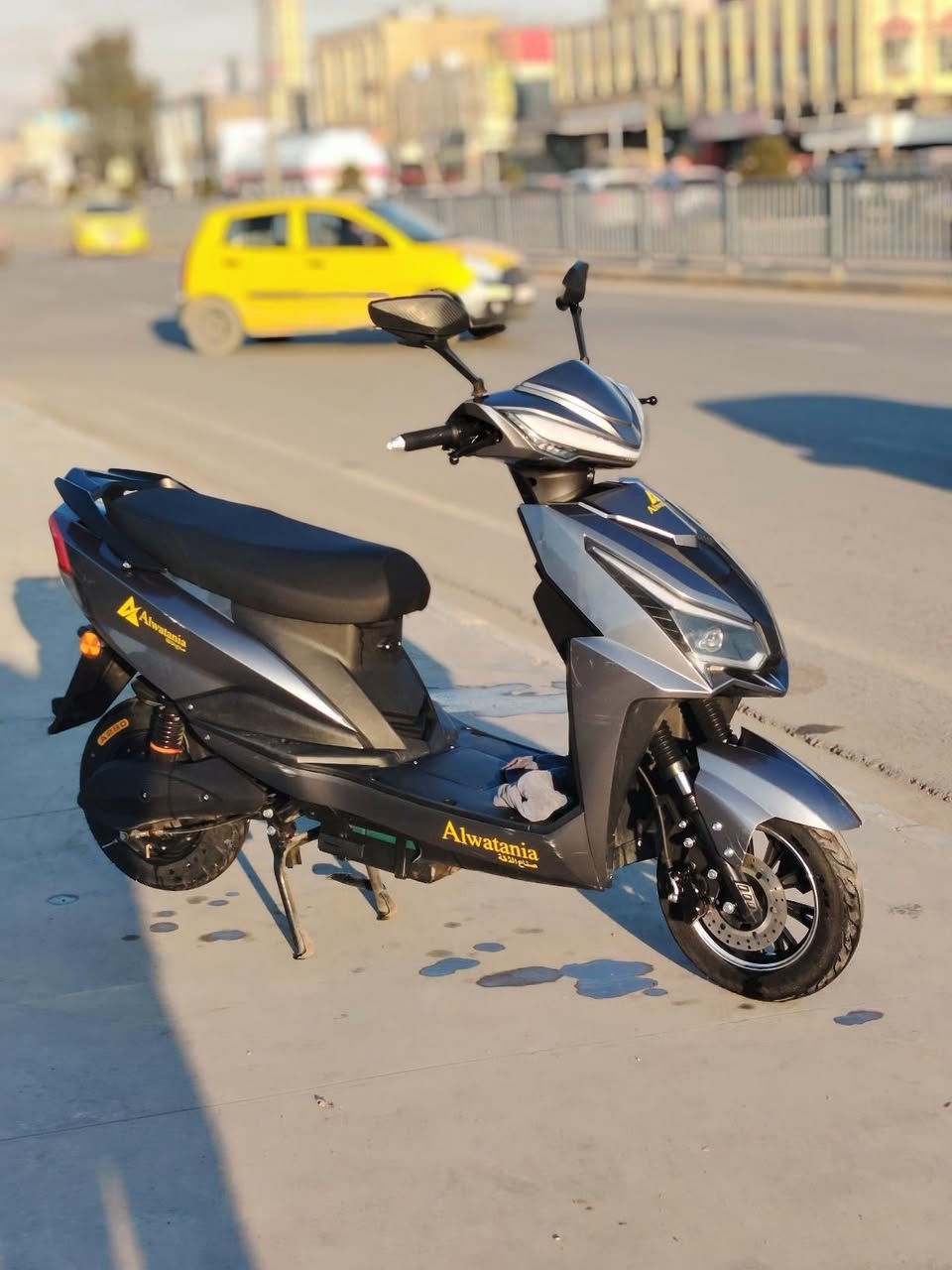 السلام عليكم ماطور شحن حيل نضيف مستعجل عل بيع وسعر مناسب الماطور بطارياته كلهن شرط لايت عالي ناصي زينون اشاير مثبت سرعه كله شغال 3 نمر السعر 350 وبي مجال شي بصيط التواصل ***********
