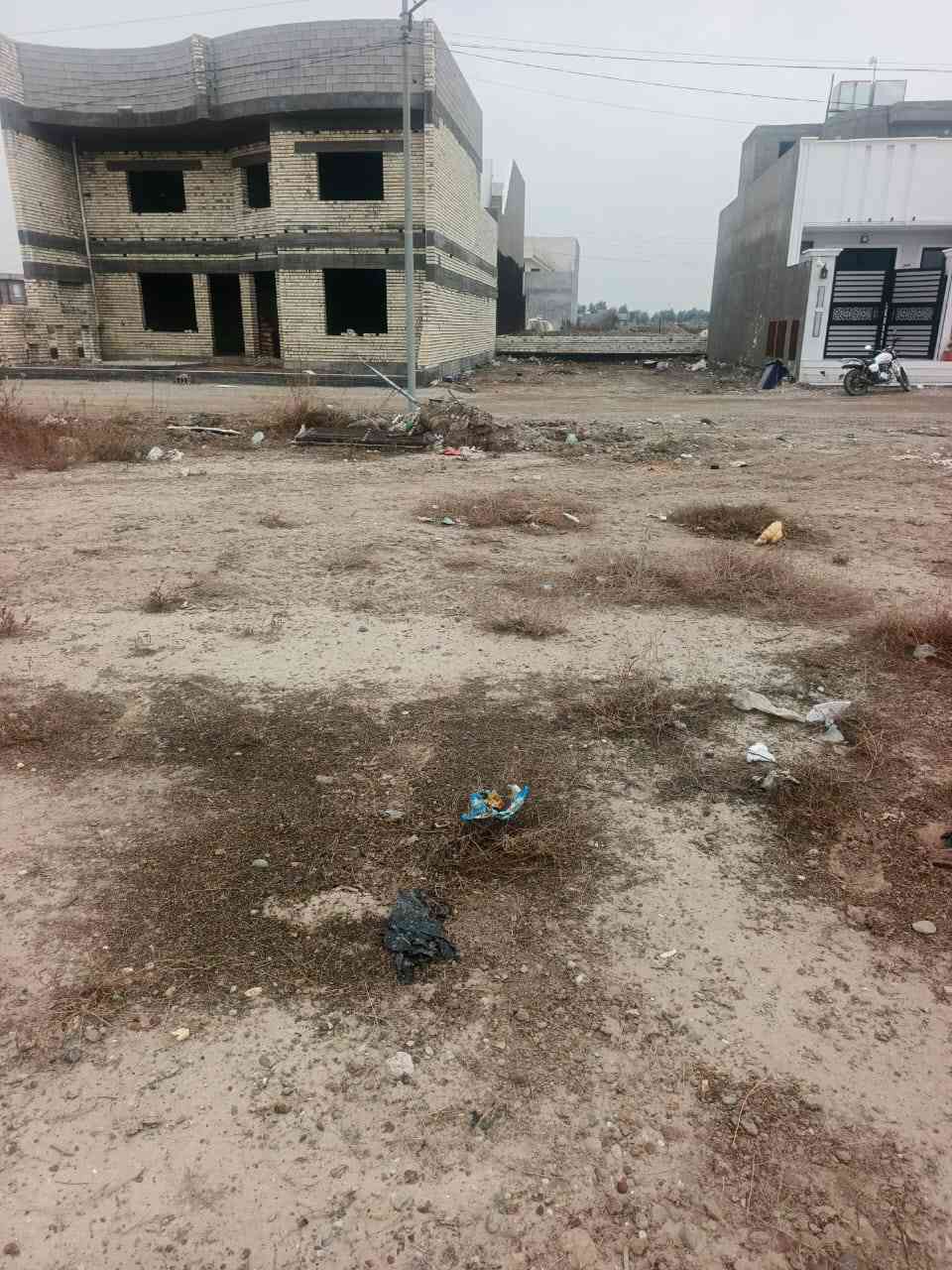 السلام عليكم
قطعة ارض زراعيه سند 25 للبيع  في حي الازدهار الاول مساحة الأرض 180م الواجهه 9 والنزال 20 بداية حي الازهار قرب اسواق حي الازدهار  للاستفسار الاتصال على الرقم ***********
