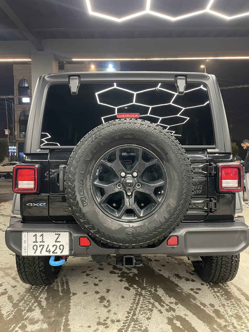 السلام عليكم 👋
رانكلر موديل 2023 هايبرد ويلز
 ماشية ٣٥ الف
سقف هارد توب
ويل ١٧ تايرات جبلي كومهو جديدة
حادثها فقط تبديل بنيد والباقي مكفول
*********** واتس اب
