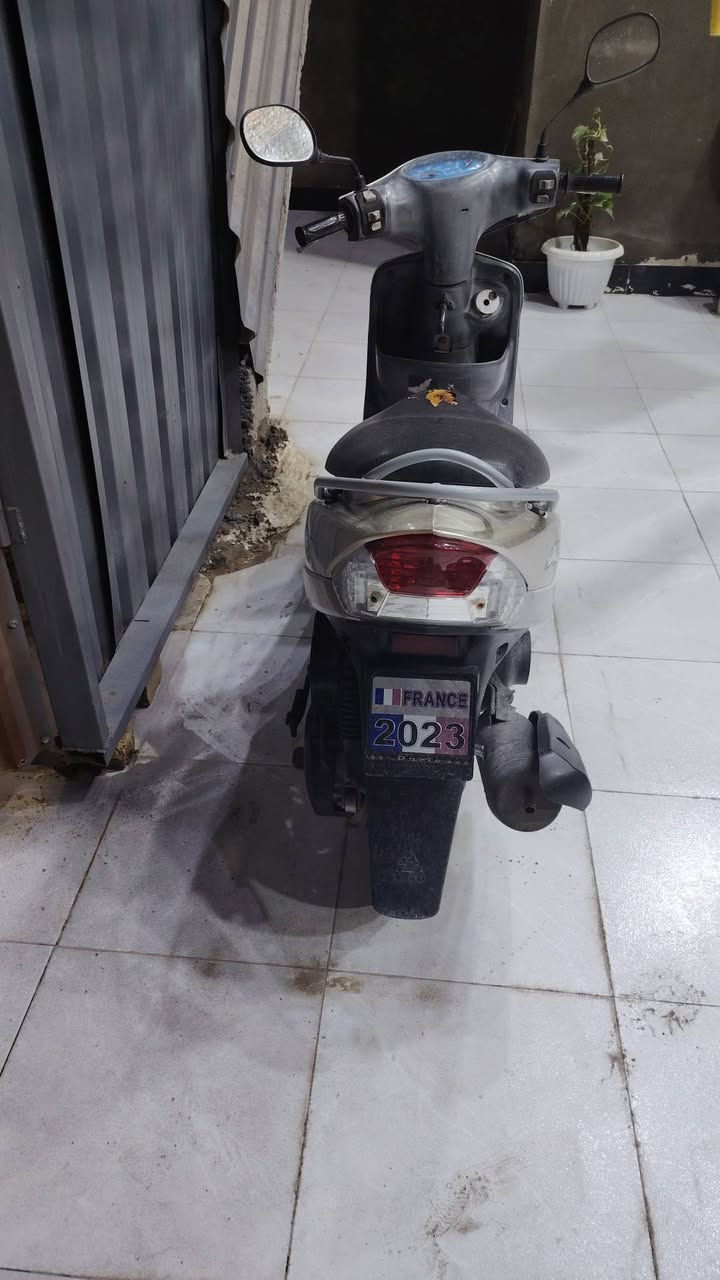 السلام عليكم ورحمة الله وبركاتة عندي دراجة للبيع ماكس منغولي الدراجه كامله مابيها اي نقص مامفتوحه طالعه من  معرض الزيتون الوصل بيها كامله اشاير لايت هندر سلف قفل استيرن وهاذا رقمي ***********وبيه واتساب والخاص مفتوح
