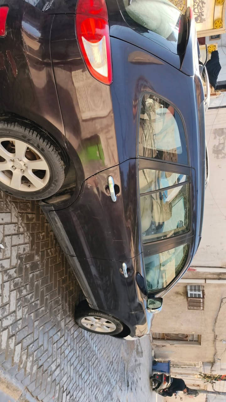 سلام عليكم
سنتافيه ،209مصيوغه احزام جماليه بسمي مكينه بل كارتون نضيفه السياره السياره كل نقص مابيه جاهز بس ملاحضه بصيطه 
الباب الي وره الصدر اشويه واكع صبغ منه بصيط المعلومات اكثر هاذه رقمي،،،،***********/رقم بغداد
