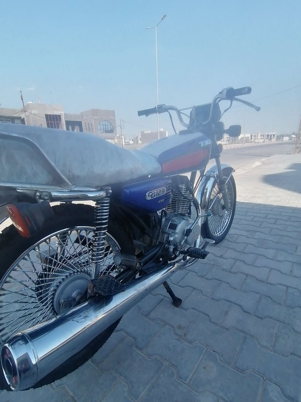 سلام عليكم تايكر 21 أوراق مكاني صويره ب٤٥٠ اتصل عل رقم *********** غير متواجد عل فيس
