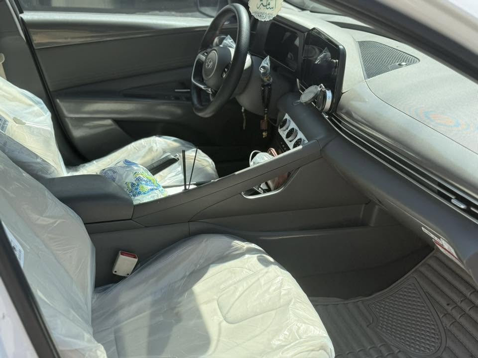 السلام عليكم النترا خليجي كوري موديل 24 بيها بارد بالباب الخلفي موضح بصوره وبيها رصعتين صغاروبيها بارد عل كد اصبعين بالهلال مال جاملغ الامامي   ماشيه 47 مكينه 2000 دوش فول مواصفات بيها شاشه اندوريد كير مكينه كله مكفول تخم تايرات جدد السياره اي نقص مابيها السعر 165 وبيها مجال قليل المكان بغداد السيديه الرقم ***********
