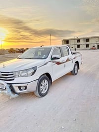 تويوتا هايلوكس • ٢٠١٦ • نضيفه