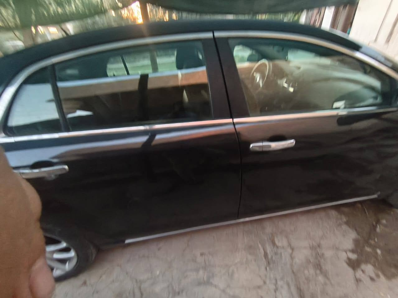 السلام عليكم ورحمة الله وبركاته
قبل سنة اشتريت ماليبوا 2008

من شخص 

تلفونه مغلق ابحث عنه ماكو ولا احد يعرفه 

تعبت وملكيته

عالعموم عارض سيارتي للبيع ب50 وبيها مجال 

رقم دولي دهوك 

سنوية تسقط شهر السابع 2027 

مابيها اي غرامات ولا حجز 

تايرات جدد 

باتري جديد 

تتدفئ وتبريد

شرط كير ومحرك 

فتحه بالسقفية 

كهربائيات شغاله 

مسجل شاشه

فقط السنتر ميشتغل والباور ثكيل 

ابيع واقع حال فحم × فحم

مكفولة مرور وعشائريآ

رقم هاتفي ***********
