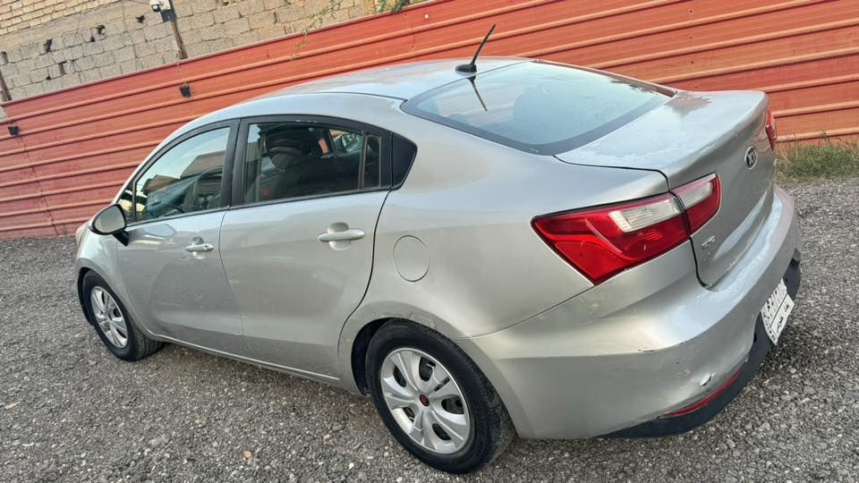 🚗 للبيع كيا ريو 2016 – وارد أمريكي بحالة ممتازة
🔹 الموديل: 2016
🔹 الشركة: كيا ريو
🔹 الوارد: أمريكي
🔹 اللون: فضي مميز
🔹 ناقل الحركة: أوتوماتيك
🔹 المحرك: 4 سلندر اقتصادي جداً بالوقود
🔹 نظام الدفع: أمامي (FWD)

✨ المواصفات 
✔️ تكييف قوي وبارد
✔️ تدفئه جيده جداً 
✔️ نظام فرامل ABS
✔️ وسائد هوائية أمامية
✔️ نظام مانع انزلاق
✔️ تحكم بالمقود (ستيرن مالتي)
✔️ زجاج كهرباء أمامي وخلفي
✔️ مرايا جانبية تحكم كهربائي 
✔️ نظام صوتي مع مدخل AUX / USB
✔️ أقفال مركزية
✔️ محرك 2000

🛠 حالة السيارة:
✅ محرك نظيف ويعمل بكفاءة عالية
✅ جير أوتوماتيك تبديل ناعم
✅ شاصي مضبوط
✅ صدر امامي وخلفي جديد
✅ بطاريه جديده (تحت الضمان )
✅ دوشمه جديده وداخل نظيف في حاله لوكال 
✅ضررها خفيف 

لتوصل خاص 
***********
