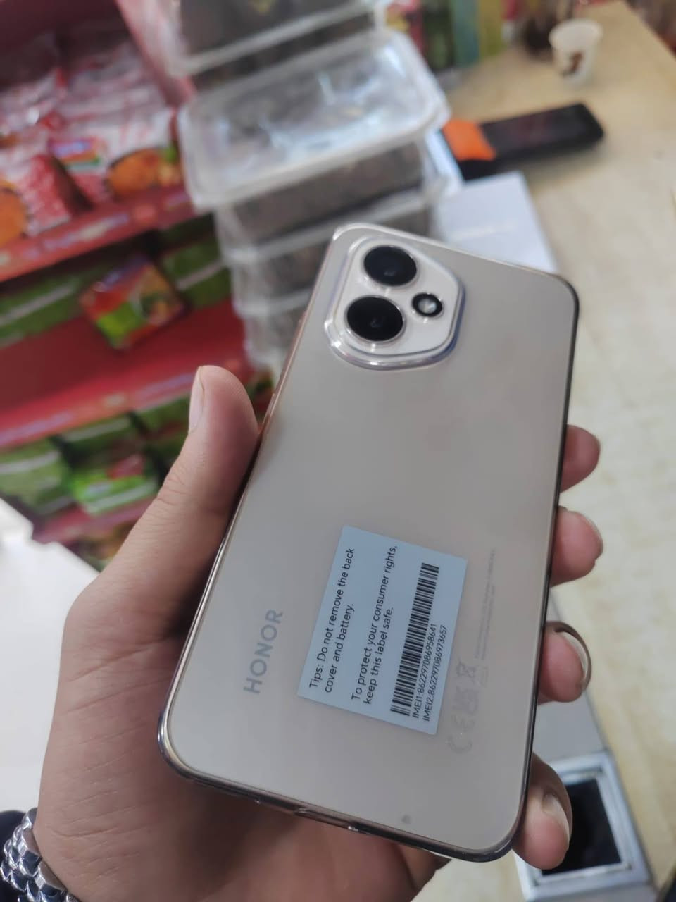 السلام عليكم هونر 400 لون شمباني ذاكره 512جهاز جديد لوك مواصفات عاليه غراضه كامله حتى الايربود وياه مالته سعره ٤٠٠قفل مكاني بلديات
***********
