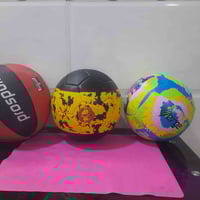 كرة طائرة ٦قطع • كرة قدم ٤قطع • كرة سلة ٣قطع