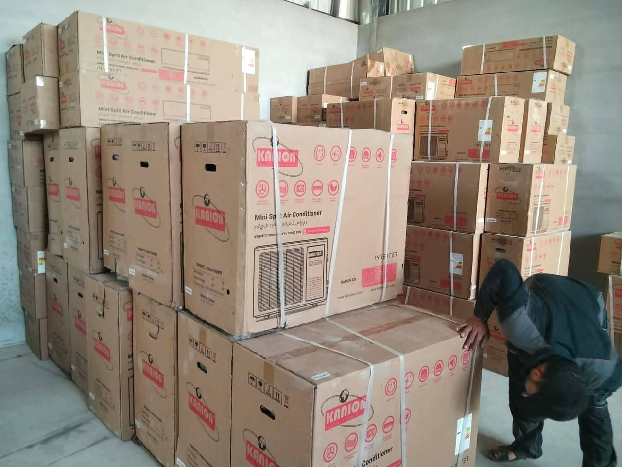 🔥❄️ وصل حديثاً إلى مخازن شميط سولر ❄️🔥
مكيفات KANION Rex Series Inverter بمواصفات متطورة تجمع بين الأداء القوي والتوفير في استهلاك الطاقة.
✅ تقنية Inverter لتقليل استهلاك الكهرباء
✅ تبريد سريع وأداء ثابت في الأجواء الحارة
✅ تدفئة فعالة خلال فصل الشتاء
✅ تشغيل هادئ لراحة أكبر
✅ فلتر عالي الكفاءة لتنقية الهواء
✅ غاز تبريد R410A
✅ كفاءة طاقة عالية وتصميم عصري أنيق
🏠 مناسب للمنازل، المكاتب، المحال التجارية والقاعات.
💯 جودة مضمونة وأداء موثوق على مدار السنة.
📞 للحجز والاستفسار: شميط سولر 📱 ***********
🚚 خدمة التوصيل متوفرة.
#شميط_سولر #KANION #RexSeries #Inverter #مكيفات_كانيون #تبريد_وتدفئة #توفير_الطاقة #العراق
