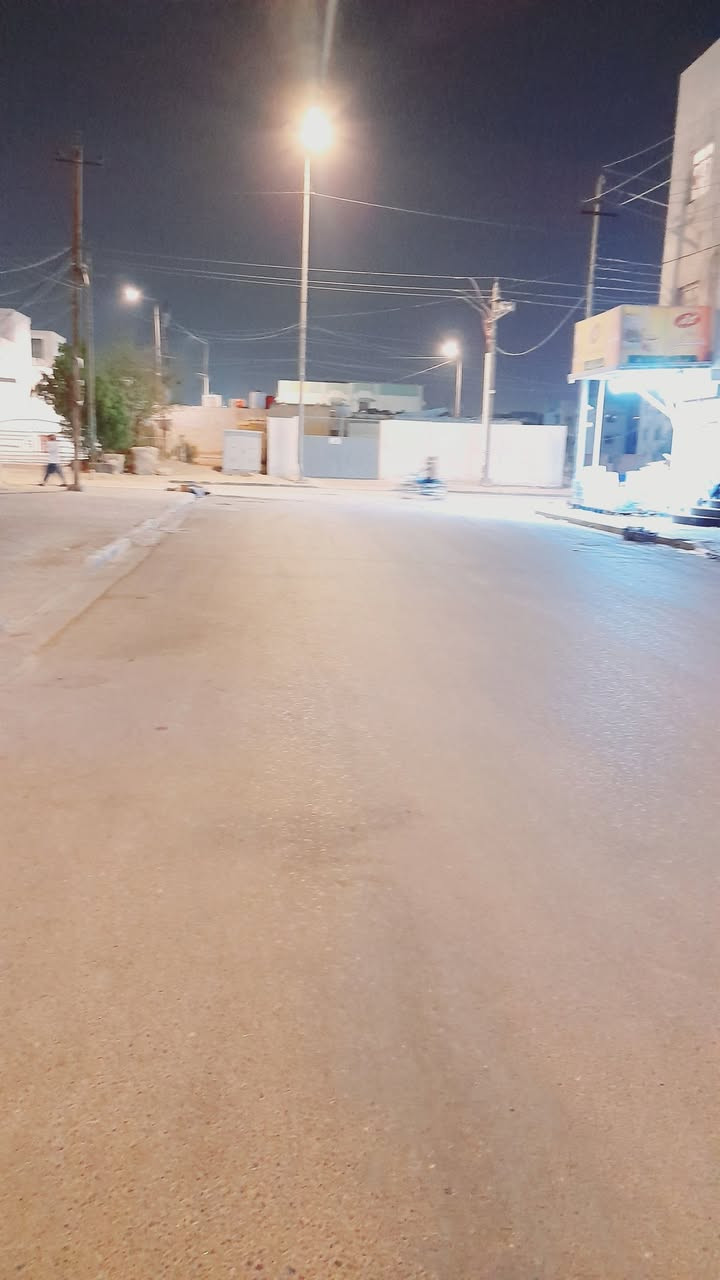 سلام عليكم اني مكلف بالنشر
بيت تجاوز للبيع الجمعيات بضهر ضريبة كلش  مساحته 300 
السعر 25 وبي مجال ***********
