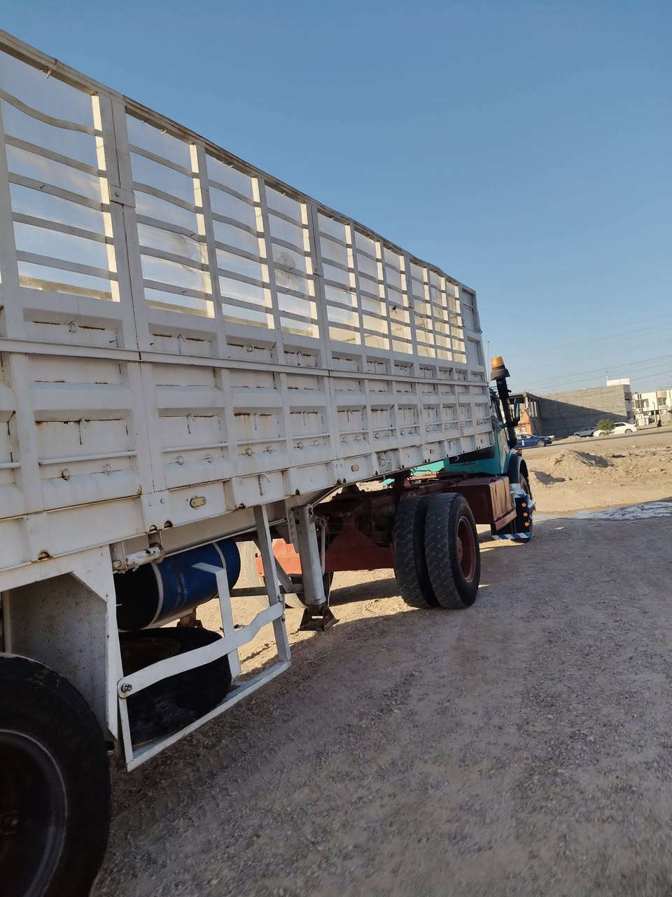 عربانه حداديه الاردن شاصي ١٦مكفول ٢٤تايرات طول ١٢وربع ارتفاع اجناب ١٩٠ دناكير ١٤مدور بريك بل مكان عربانه جاهزه مانقصه برقي كبل عل شغل عربانه جديده ماتشتغل بس عل حنطه مكان الانبار اتصل واعرف السعر ***********
