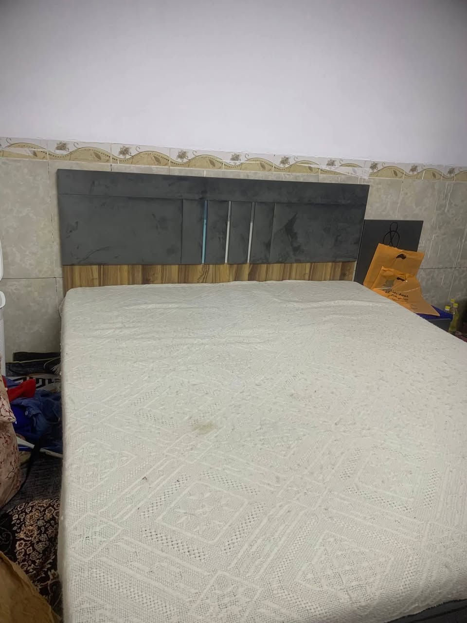 فــرۆشتني خـێراا
تـاقـم نــوسـتن پـێنچ پـارجە

 دۆشـه کـێ تـووبي زۆر باشي له گە ڵـه
پـاک و جوانە ماڵ دۆســتە 
بۆ نرخ نامه بنێرهیان په یوندی بکە
***********
