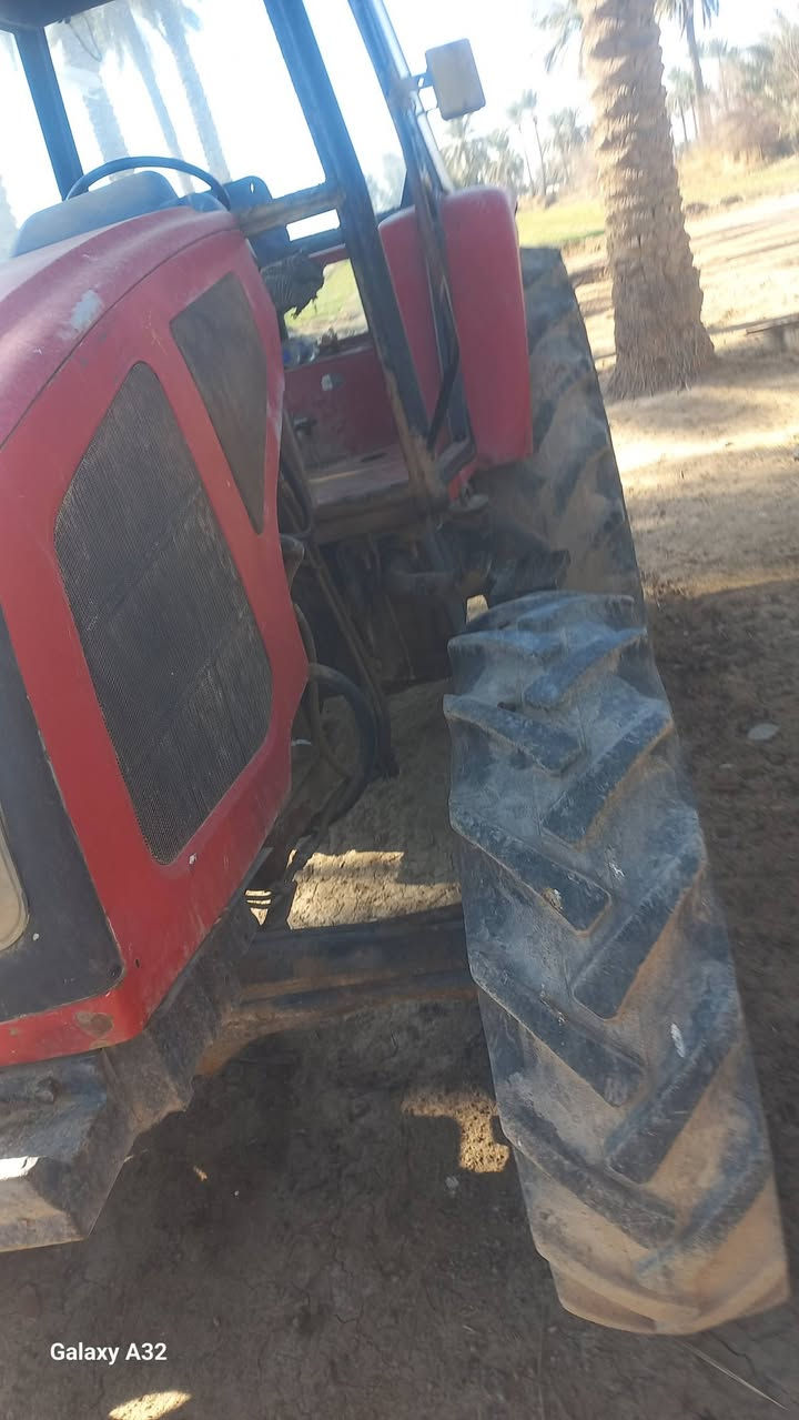 ماكينه للبيع امتراك هندي محرك معمر جديد لا دخان ولا تبخير فقط عطلها صينيه مال الكلتش مكاني بغداد ابو غريب الحمدانيه الاولى وهذا رقم وسعرها 8 بها مجال كلش قليل والماكينه منافيس***********
