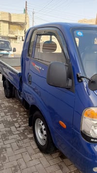 شباب سيارة كية حمل لون ازرق رقمهة ناصرية سيارة مصبوغة اثر جراد مكينة م...