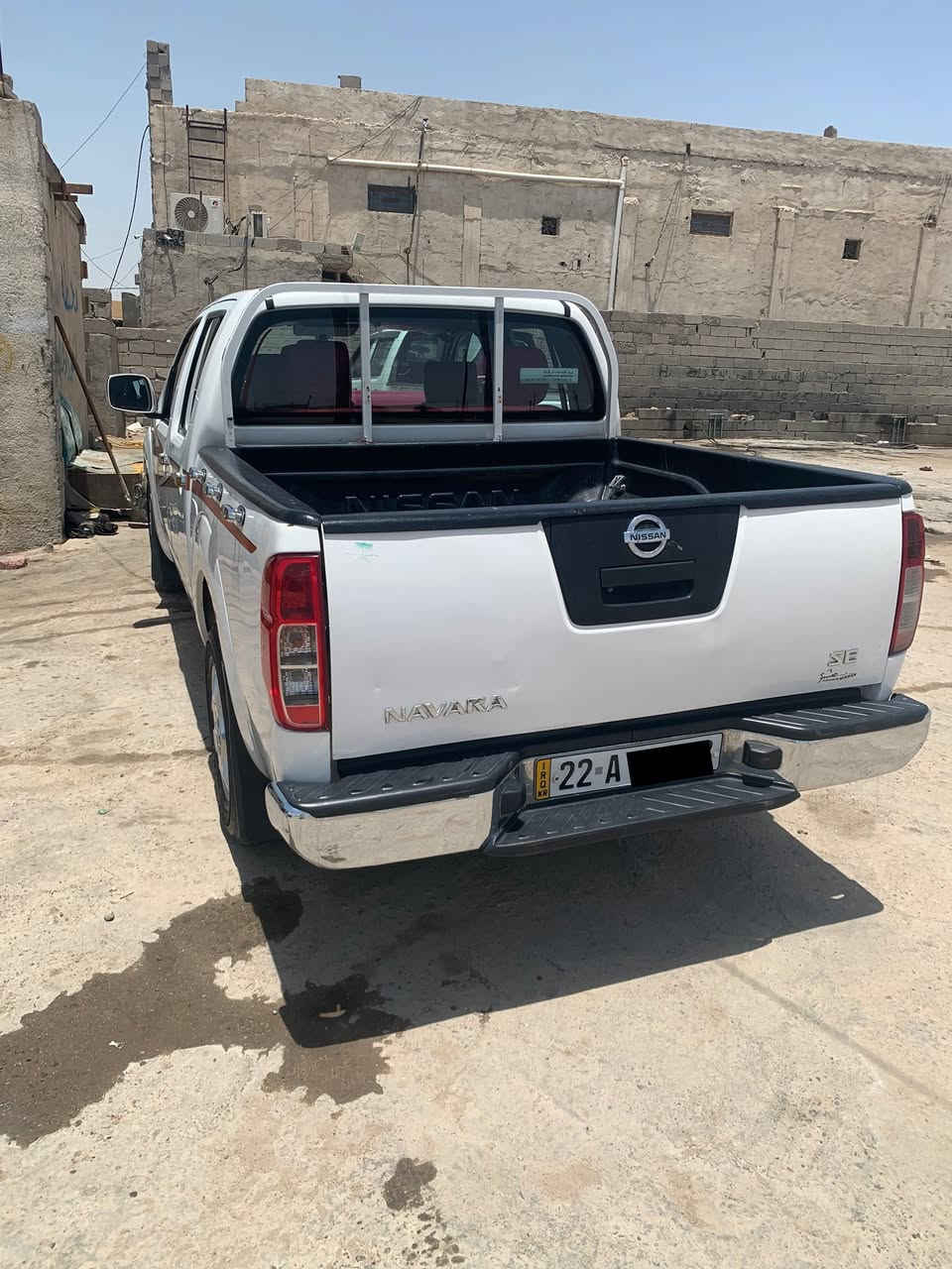 بيك آب ناڤارا موديل ٢٠١٤ نضيفة
بيها دحچة خفيفة بالبيبان بسبب ستوتة 
گير أوتوماتك 
سيارة مال جناي 
گير ومحرك خير من الله
تبريد ثلج 
تايرات جديده بريجستون تخم كامل
بيها شاشة كبيرة تربط نت وكامرة خلفية من ترجع
اللون ابيض .
السعر ١٣،٥٠٠ $$
العنوان البصرة الزبير
الي ناوي يشتري يتصل على الموبيل
***********
