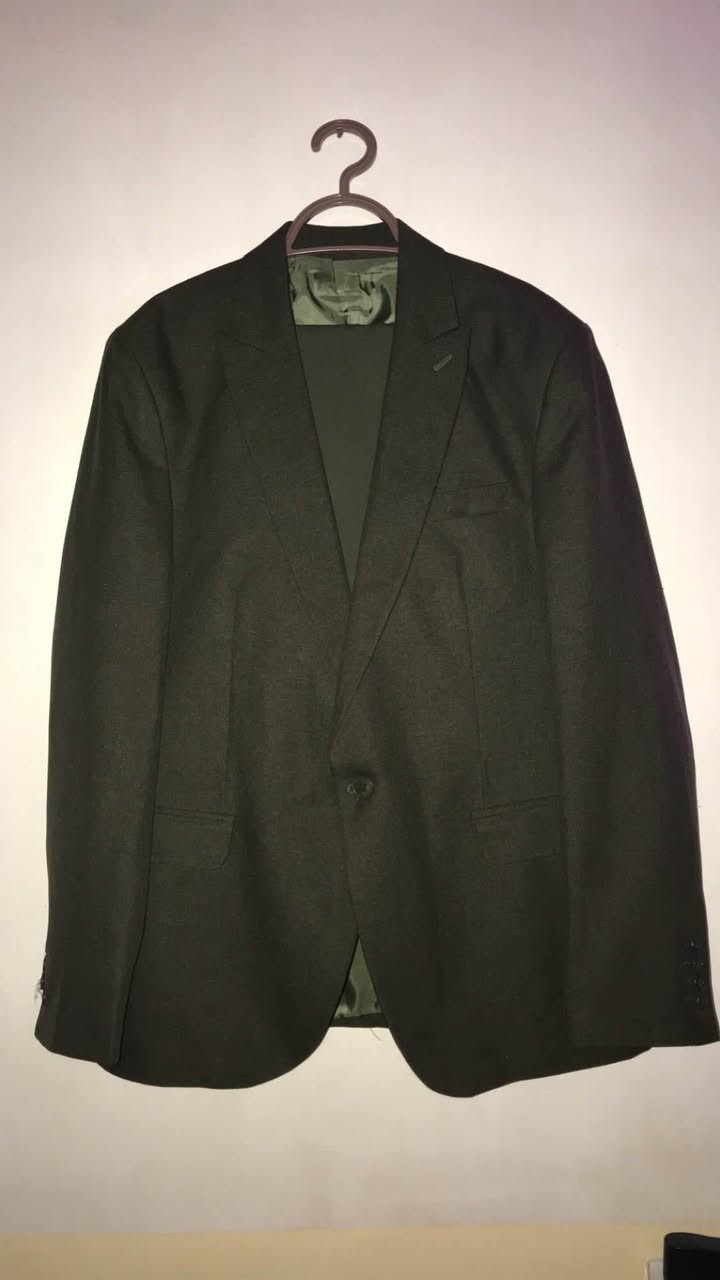 ‎قاتی مارکەی ڕۆمای ئیتاڵی Efendi 

‎لە ٢ پارچە پێک هاتوە(پانتۆڵ،هێلەک،چاکەت)

‎قوماشێکی سافی کوالێی بەرزی هەیە و لە ناوخۆی ئیتاڵیا کڕاوە

‎سێ گیرفانی هەیە

‎گیرفانێکی دیکەی هەیە لای یەخەکەیداh

‎گرەنتی مانگێکی لەگەڵدایە

‎نرخی (60)هەزارە🔒

‎هەموو قیاسێک بەردەستە

‎گەیاندن هەیە بۆ هەموو شار و شارۆچکەیەک🚚🚘📦
‎گەیاندن بۆ ناو سلێمانی ٣٠٠٠
‎گەیاندن بۆ شارەکانی کوردستان ٤٥٠٠
‎گەیاندن بۆ بەغداد ٦٠٠٠
‎گەیاندن بۆ شارەکانی ئێراق ٨٠٠٠ السليمانية, العراق


**إذا كنت صاحب هذا الإعلان وتريد حذفه لأي سبب، رجاءا أرسل رسالة إلى الدعم الفني**