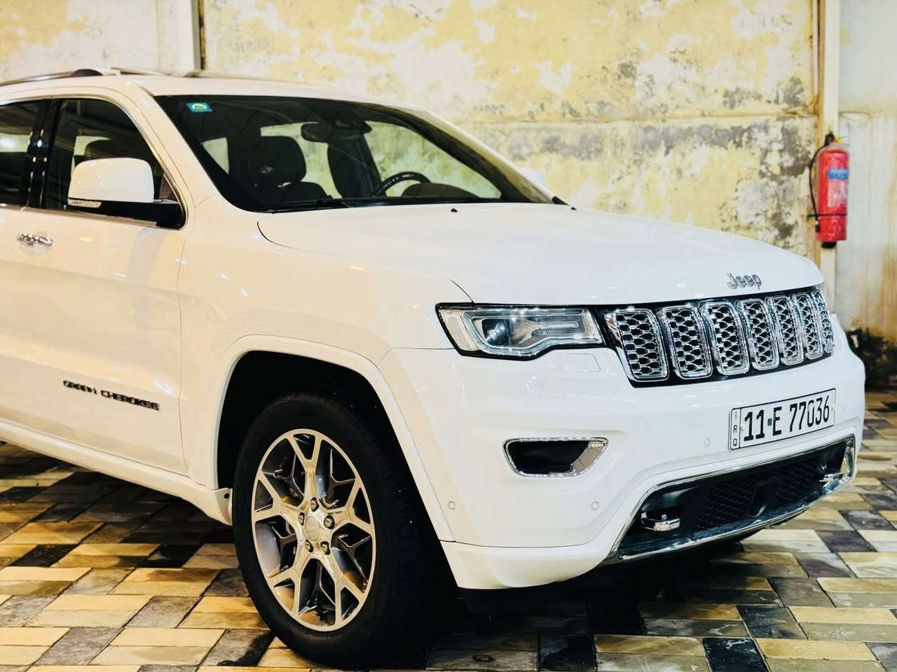 سلام عليكم جيب اوفر لاند فول 1/1  (  ام رادار امامي 📍)
الموديل 2021  (خليجي) . وكالت هارلم السياره 
اللون: ابيض 
المحرك : V6.  3.6L . 
العداد : 64   
رقم بغداد الجديد 
مكفوله من صبغ و البارد والتبديل و الفتح و اي ضرر كفاله
 سياره بعده بوضع شركه  
سياره عله ايدي برغي ما ملعوب بيهه شرط  
سياره من النوادر جديده و حلوه استخدام قليل جدا
المواصفات فوول للخير 
*رادار امامي 
*قيادة ذاتيه 
*تحديد مسار 
*قياده ذاتيه 
*داخل قرميدي 
*سياره 3 شاشات امامي و خلفي 
* دفع رباعي 4x4 . 
* رادار جانبي مع مانع تصادم .
* تحذير الخروج عن المسار ⚠ . 
* تحذير النقطة عمياء ⚠ .
* شاشات خلفية . 3
*داخل جملي قرميدي المميز 
* نظام الاسطفاف الآلي (اوتو بارك) .
* ويل قياس 20 انج .
* سقف بانوراما . 
* شاشه كبيرة 8.4 انج . 
* نظام الخرائط (GPS) .
* نظام التعليق هوائي (جكات) . 
* ستيرن كهربائي . 
* المصابيح الأمامية زنون .
* كشافات الضباب زنون .     
* تشغيل عن بعد .
* صندوق كهربائي .
* مقصورة الركاب من الجلد الفاخر .
* حفظ وضعيات الجلوس (ميموري) . 
* المقاعد الأمامية كهربائية .
* المقاعد الأمامية تبريد وتدفئة .
* المقاعد الخلفية تدفئة .
* مشغل اقراص CD/DVD . 
* سستم صوت هارمون كوردون . 
* حساسات أمامية
* حساسات خلفية . 
* كاميرا خلفية .
* تدفئة ستيرن . 
* بخاخ ماء على المصابيح الامامي.
* المرايا الجانبية قابلة للطي .
* مرايا متحسسه للضوء العالي . 
* مانع تصادم خلفي .
* مقود السائق من الخشب . 
* بلوتوث تلفون . 
* محدد سرعة . 
* نظام التشغيل والاطفاء الاوتوماتيكي ( Auto Start System ) .
* نظام بريك اوتماتيكي ( Auto Break System ) .

السعر 360 ورقه 💲

***********

مكان السيارة النجف الاشرف
