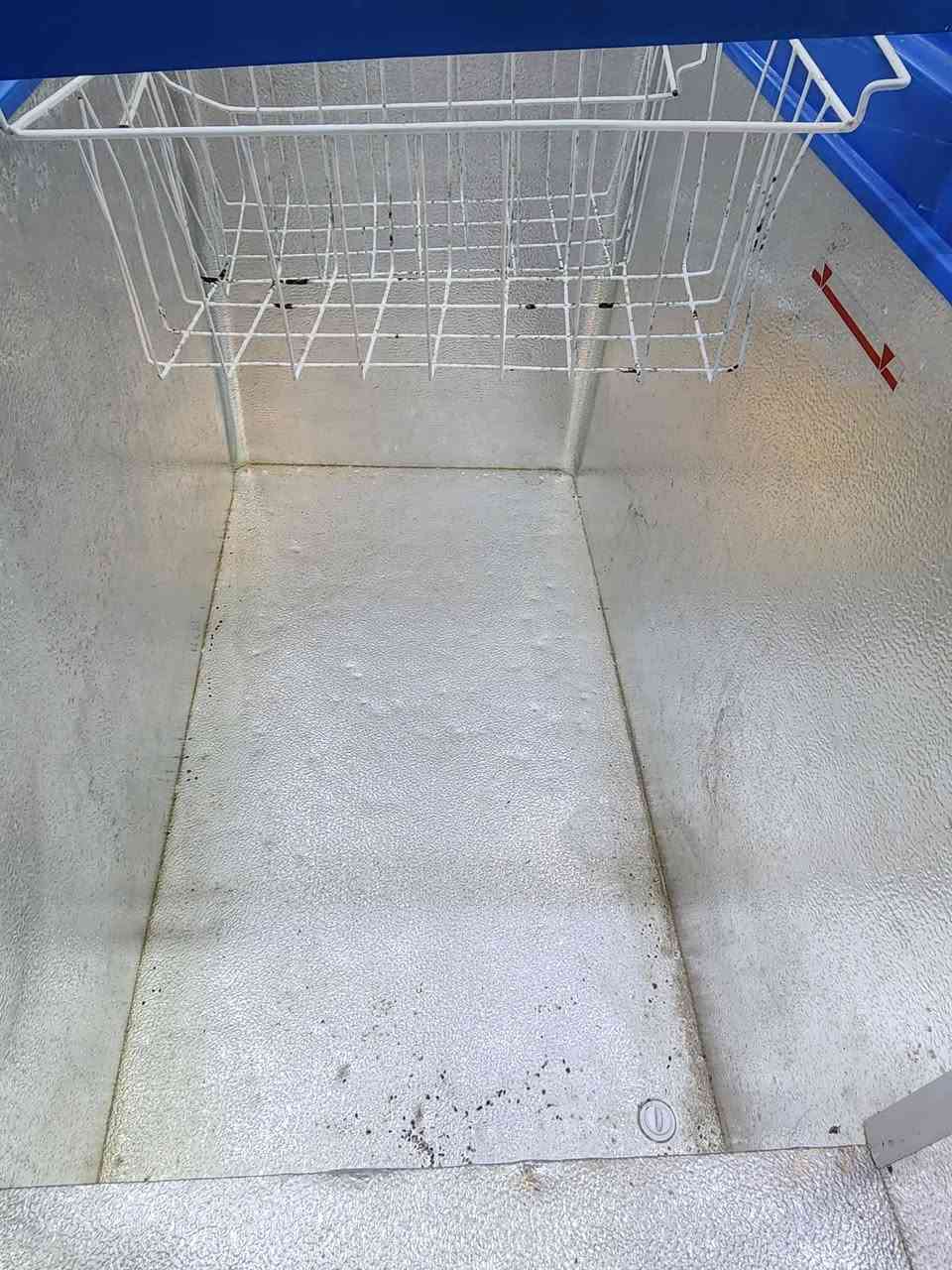 السلام عليكم. برادات بطحية للبيع نظيفة جدا. ***********
