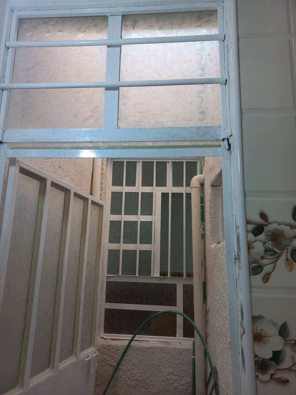 للبيع مشتمل 60 متر مربع مدخلين بل الحسينيه طابو ملك صرف 
منطقت 26 بدايت شارع ابو سمير على الساحه قرب مدرسه الشمس يحتوي على استقبال ومطبخ وحولي وغرفه وخدمات نضيف جدن 

البيت جاهزة للسكن 

المنطقه خدمات كامله 

الاستفسار 

***********
