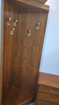 زاويه • نظيفه • كومديات خشب