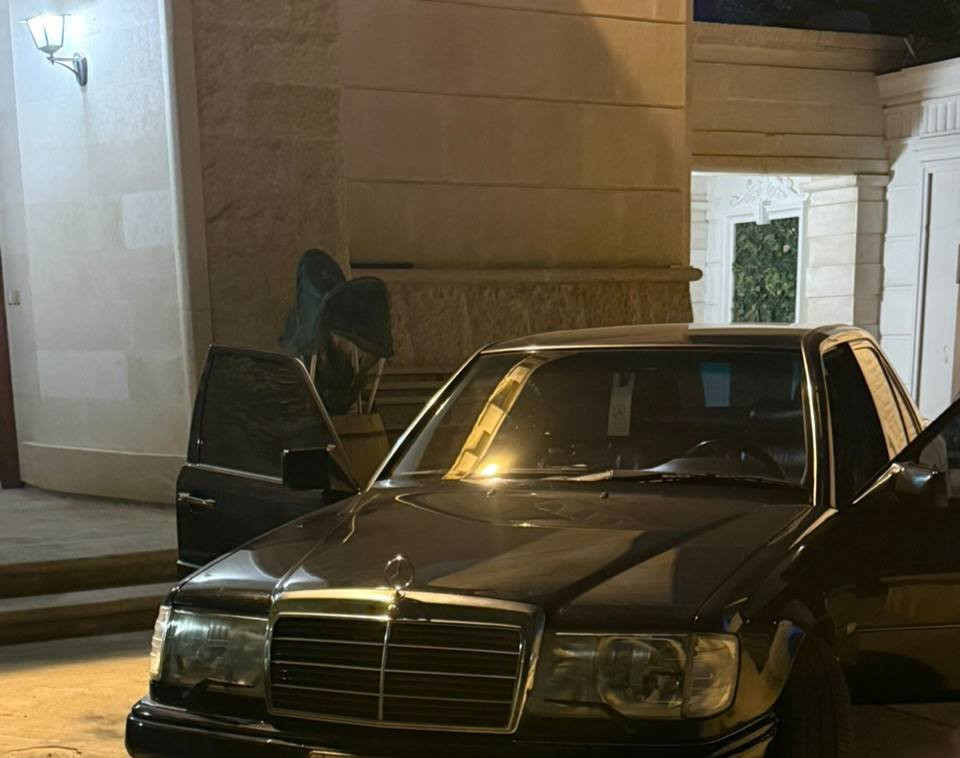 السلام عليكم للبيع او المراوس  سياره مارسدس دب
مديل ١٩٩٠

سياره ماشيه ١٧٠ حقيقي،

بيها قطع صبغ بس اني اكول حزام 

مكفوله من الضربه. والخياس،

وارد يابان 

السياره فول مابيها نقص برغي،

السعر ١٠٥ وبيها مجال

***********
