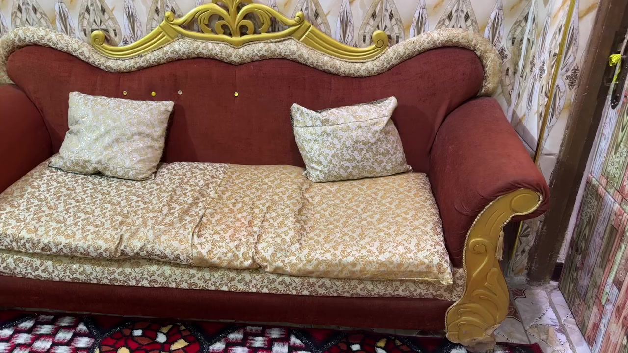 السلام عليكم دوشك نفرين جديد السعر 100
طخم 3 كبار وكرسي السعر 100 وبيهن مجال عنواني البصره المعقل هاتف ***********
