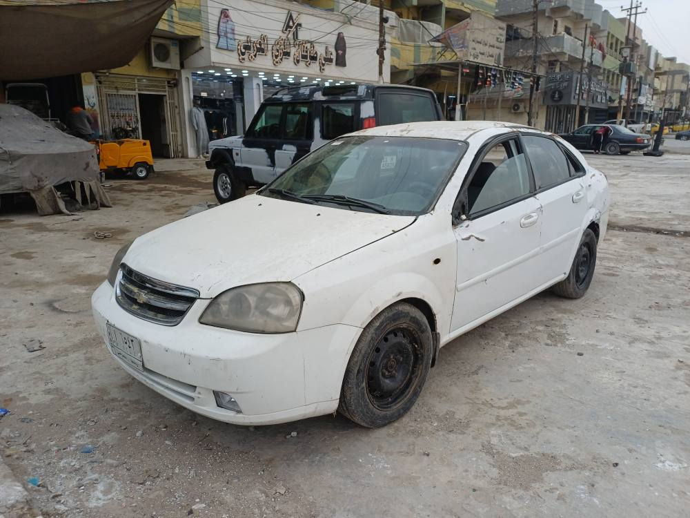 السلام عليكم اخوان شوفرليت اوبتره موديل 2011 رقم واسط الماني شرط تحويل سياره كير محرك ميكانيك داخل كله شغال وجديد محرك 1800 السياره بيها حادث وبيع على حادثه كما واضح بل الصور السعر 38 ورقه وبيه مجال لشراي للاتصال بل رقم*********** مكان السياره بغداد بغداد, العراق
