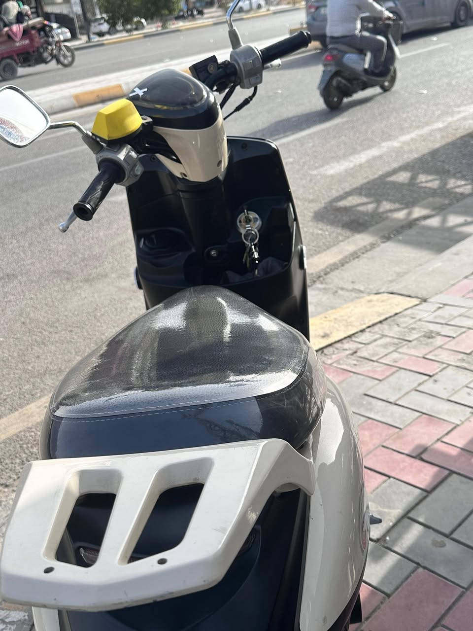 سلام عليكم..دراجه ماكس بوليسي
اللبيع مكينه امتياز ياباني الدراجه صار 8 اشهر طالعه من المعرض ما بيها اي نقص الحمدالله كهربائيات كلها شغاله الإضافات الي بيها زنون لدأت جانبيه شاحن مبايل سريع  أمبيثري تايرات جديده الدراجه مكفوله من كلشي الاستفسار الاتصال على الرقم مكاني كربلاء ***********
