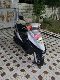 فراشة • فضية • نظيفة