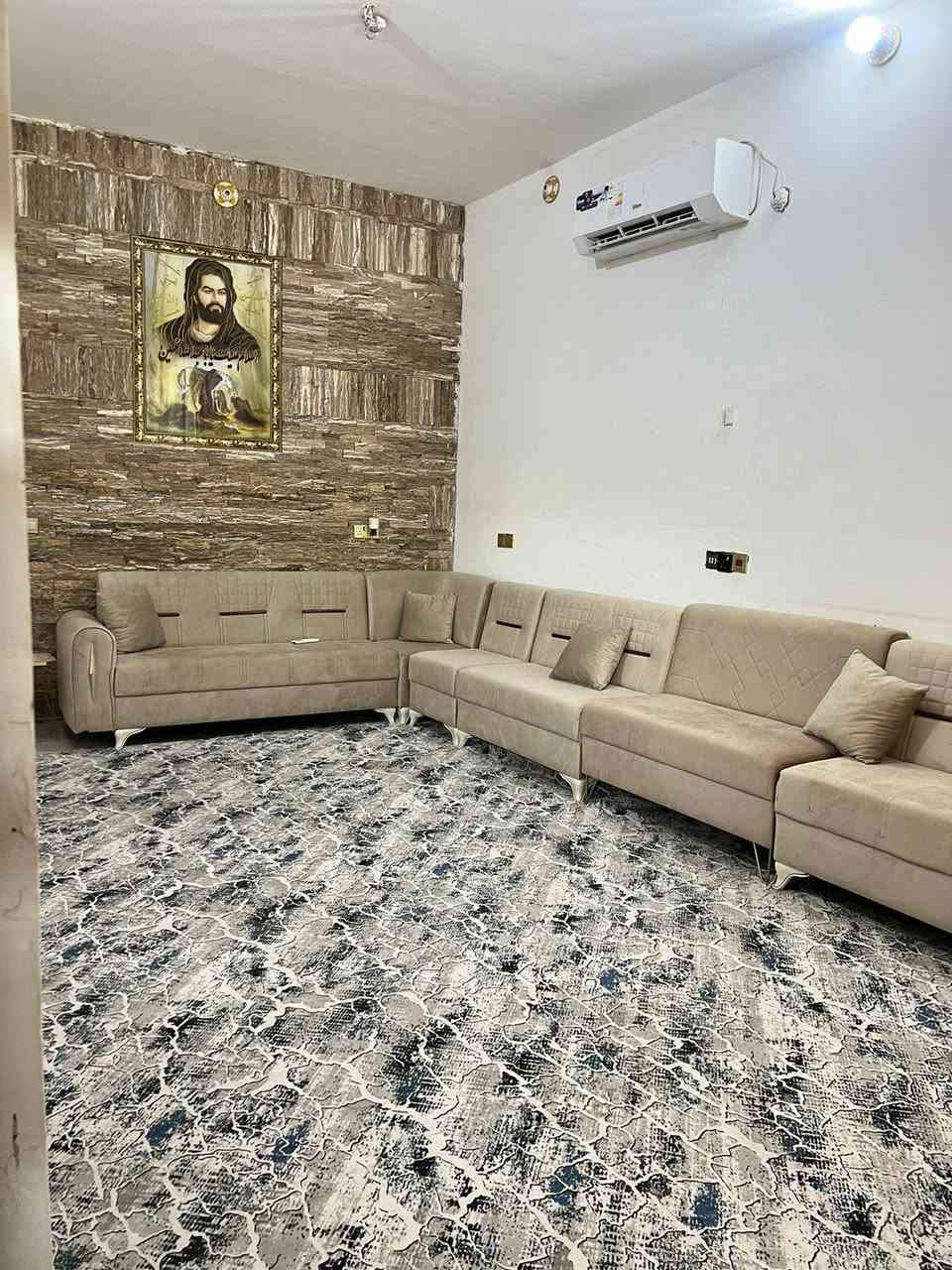 سلام عليكم
البيت للبيع مساحه 150
بناء 2022 
يتكون من غرفتين دوانيه وصاله ومطبخ وصحيات خارجي
موقع الفضليه شارع أربعين قرب بطاقه الوطنيه
الاستفسار *********** 
الاستفسار ***********
