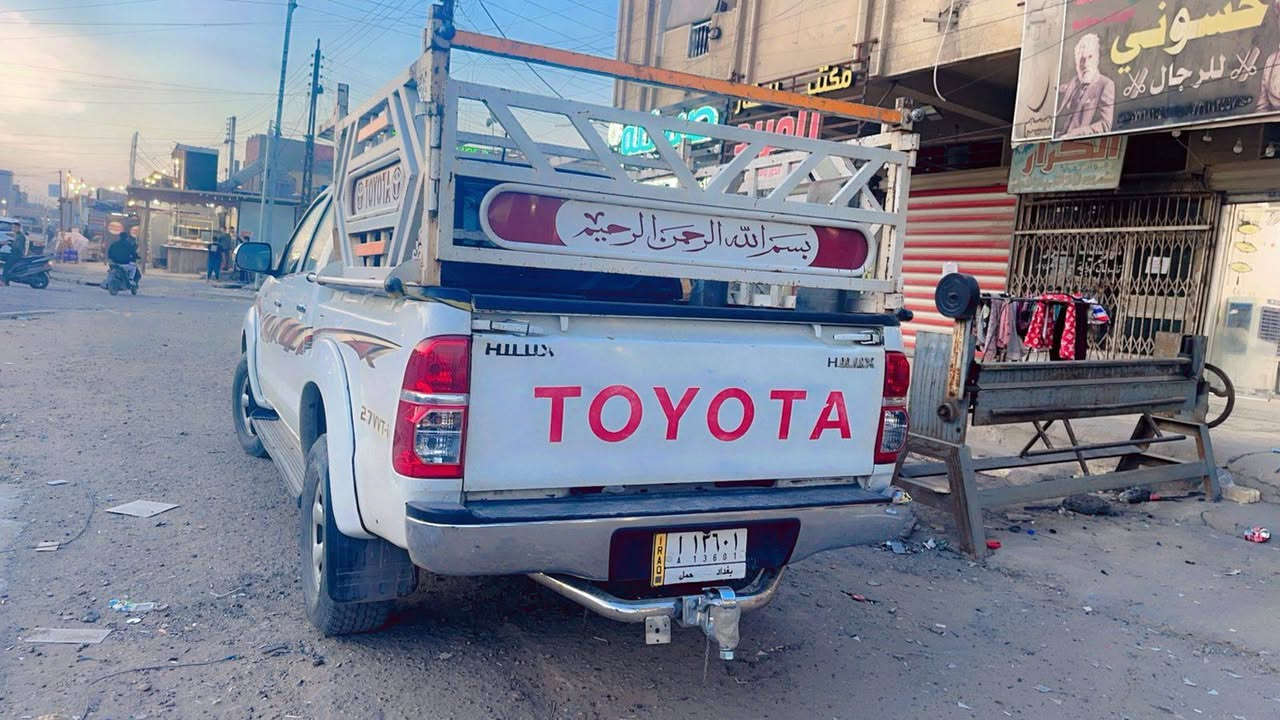 السلام عليكم
بيكب هايلوكس موديل 2006محدثه 14 
سياره كير عادي. فور ويل 
سياره بيه كاز كيت 
***********
***********
مكان بغداد مدينة الصدر
