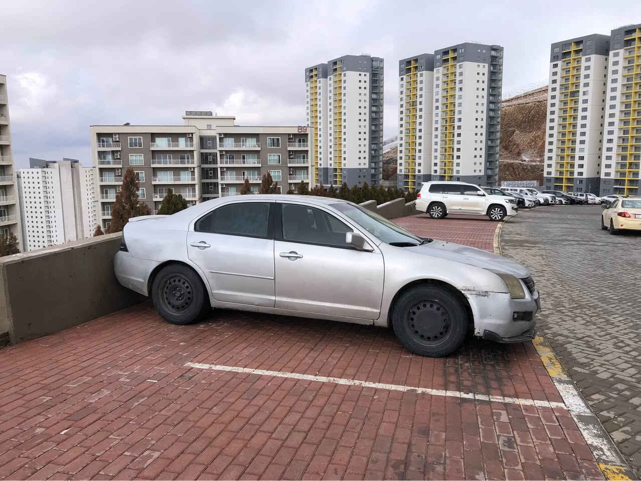 ﷽

 فۆرد  فیوژن ٢٠٠٨    ساخ     مەکینە ٢.٣  گێڕ عادی  بیلاد   ٤ بستۆن    بەنزین هەر ناخوا  ١٠٠ کیلۆمەتر  ٩ لیتر  ئەخوات سەیارەکە  دوبەیە  زۆر پاک و جوانە   ١٠٢ هەزار  رویوە    تەحدید سورعە  سوکان فولیوم  کامل  سەماعە و ئیمپیفایر بیلاد بۆسس ٤ جام کارەبا جامی سایەق ئۆتۆ  کوشن  جلد   کوشن سایەق  کارەبا    سنوق کارەبا    ئاوینە کارەبای  ٤ تایەو  ویلئ  تازەی لەسەرە  دەعمی  قورسی  نیە  ٤ پارچەی   لایخۆم بۆیاخکراوە       
 
بەس فرۆشتن    قیست و قەرزم نیە   
 لە سلیمانیە سەیارەکە   *********** السليمانية, العراق
