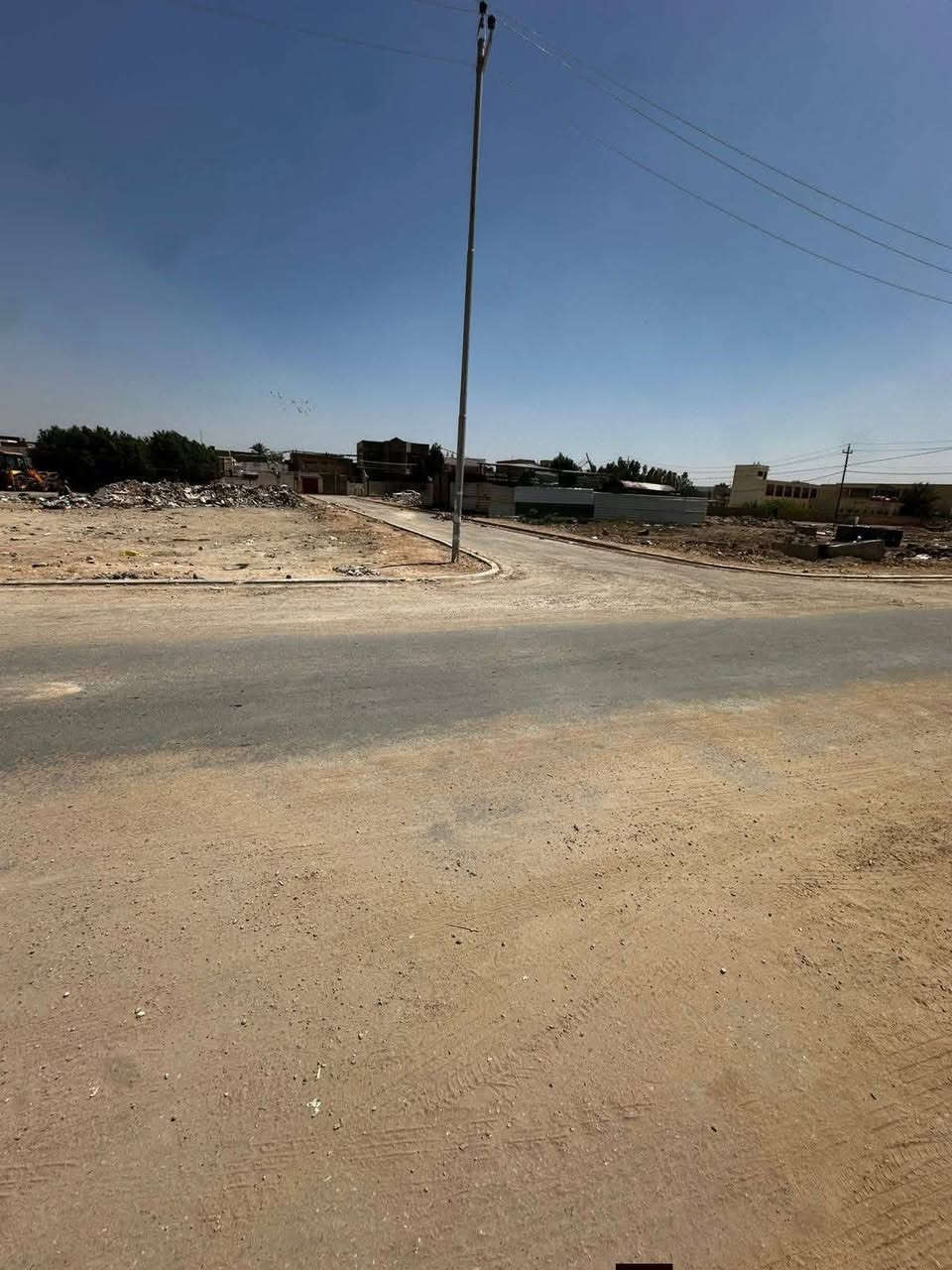 السلام عليكم 🏠مشتمل للبيع 🏠 105م
⭕:حي الفرات ⭕️قرب ؛كليه الطب خلف متوسطة الاقصى

⭕موقع مميز _ ع ساحة وشارع 15 وشارع 10 

____

🌿طابوصرف 🌿بناء جديد 2025 🌿طابقين 🌿كونكريت🌿غيرمسكون 

♦️المساحة 105م🌷الواجهة 5 م🌹النزال 21 م

🌿3 غرف نوم 🌿2 صالة 🌿مطبخ 🌿استقبال 🌿3 صحيات 

للاستفسار ***********
