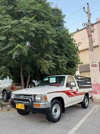 كورولا ١٩٩٠ • مكمل صيانة • بدون حوادث