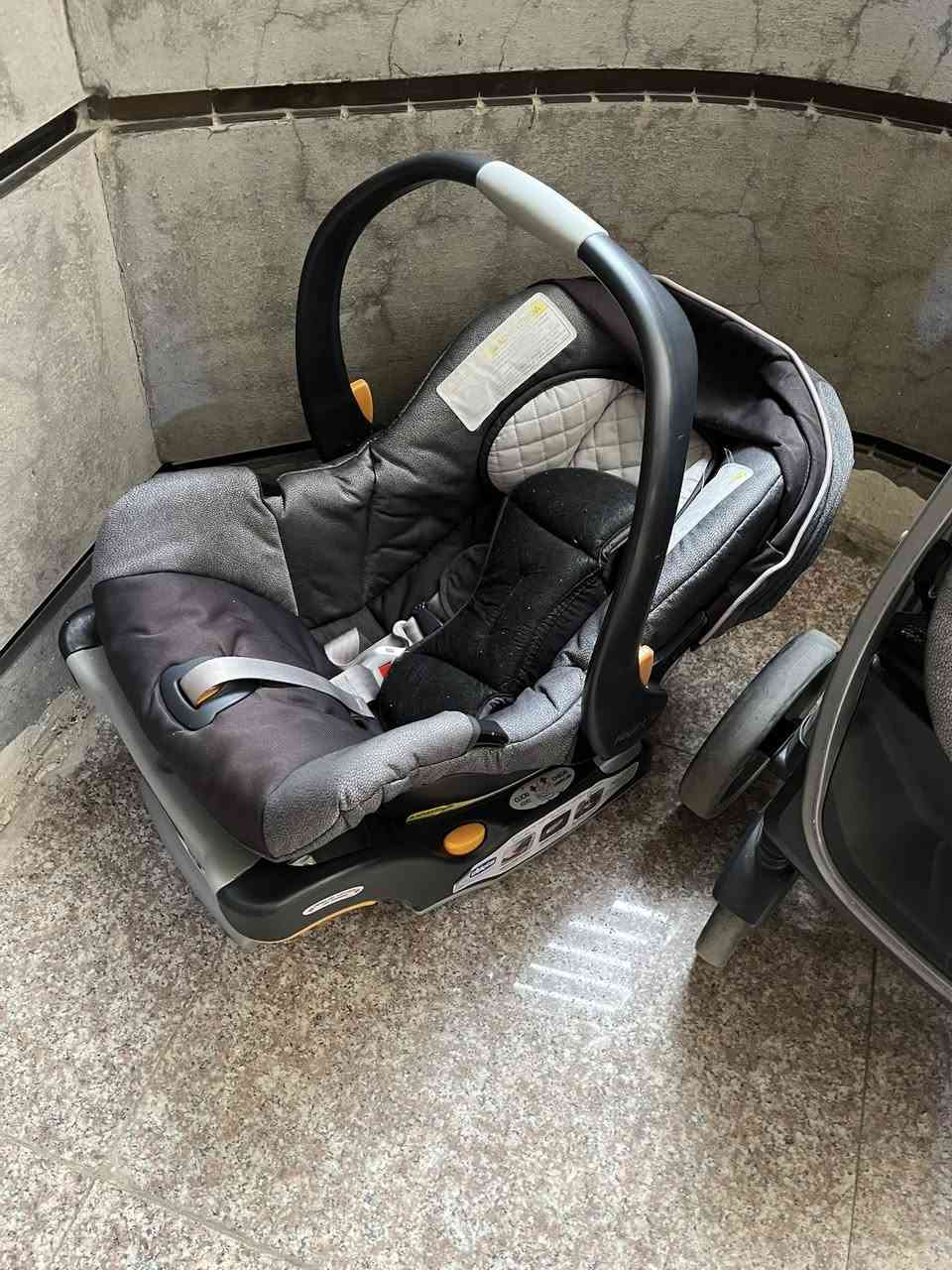 كرسي سيارة وعربانة جيكو للبيع التواصل على واتساب ***********
