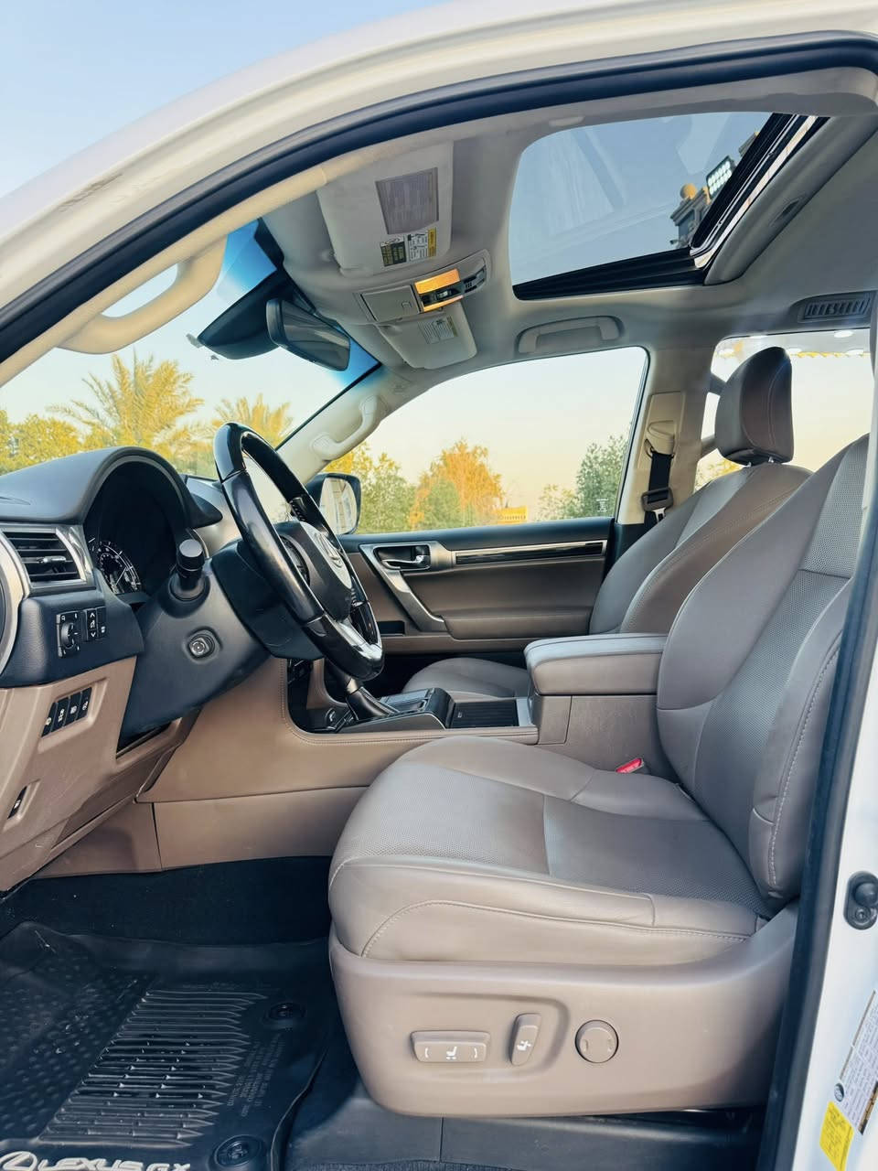 السلام عليكم
للبيع 
لكزز برادو  2022
gx460 premium
محرك 8 سلندر 
4600cc 
السيارة ماشية فقط 28الف 
 السيارة جديدة
.وارد امريكي 
.الحادث جاملق وبنيد 
.رقم بغداد بسمي 
.مواصفات معروفة فول 
.فتحة سقف 
.شاشة كبيرة لمس 
.شاشه ماوس 
.حساسات 
.رادارات بل مري 
. وتحديد مسار  
.كشنات كهرباء تدفئة تبريد 
.المقاعد الخلفية فتح واغلاق كهرباء
٣ قطع تبريد
.وبعد هواي مواصفات مامذكورة 

السعر430 ورقةوبيهة مجال 

مكان بغداد 

رقم الهاتف (***********)
