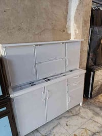 كاونتر الييع حيل جديد متر ونص سنك متر ونص سعر ٢٠٠وبيه مجال 07803208960