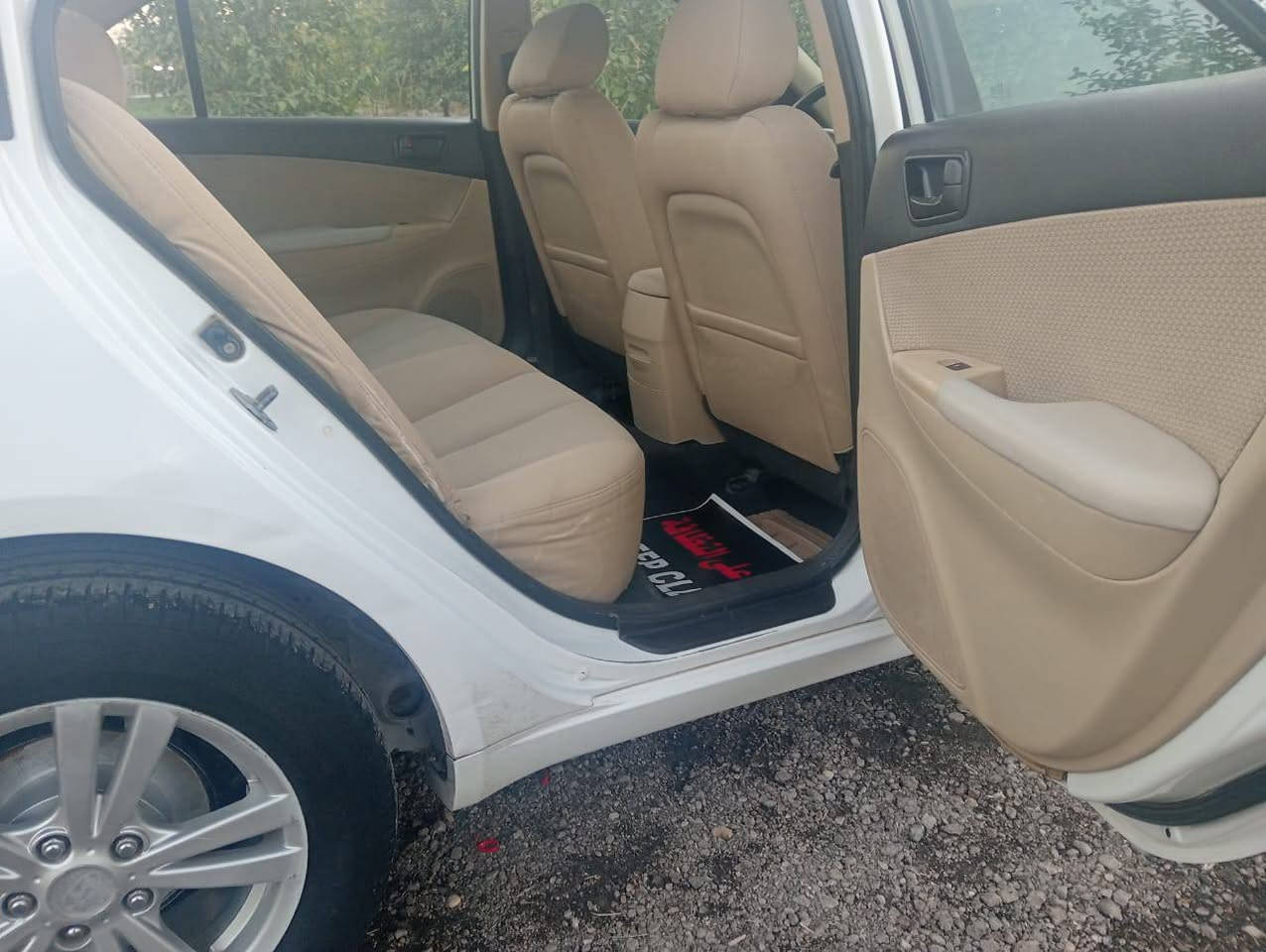 سلام عليكم
للبيع سوناتا موديل 2010
خليجي مكفول ماعدا بارد بسيط بل جنطة 
سيارة على وضع شركة 
رقم بغداد تحويل مباشر 
مكينة 2400
سعر 140$ وبيها مجال 
عنوان بغداد ابو غريب 
الهاتف ***********
