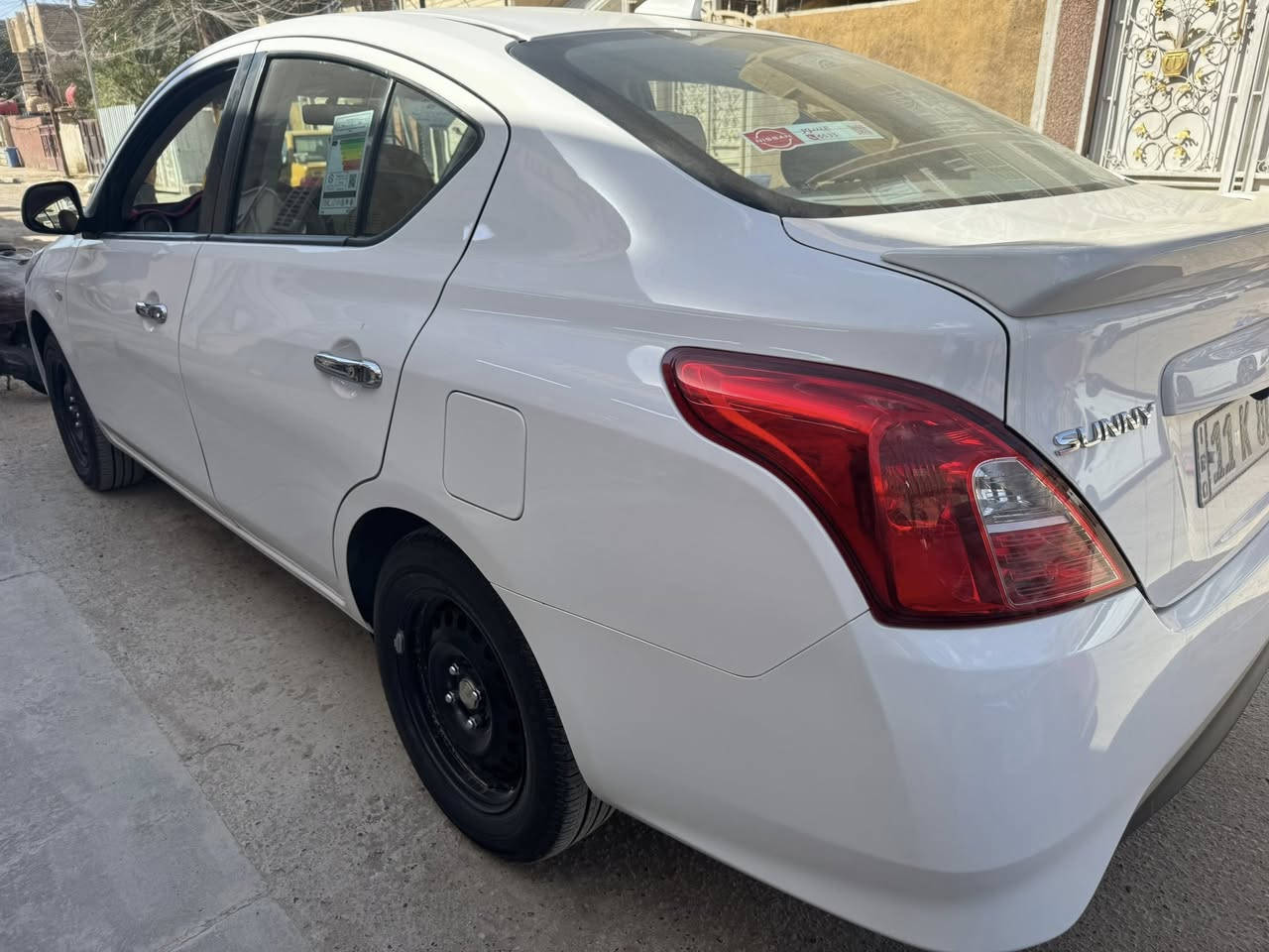 نيسان سني هندي بليته زركه  زيرو سياره ماشيه8000 موديل 24 سياره ع وضعيه شركه تايرات شركه سبيرهه غراضهه كتلوكات كلهه ع وضعهه شباك جديد رقم بغداد باسمي 
***********
