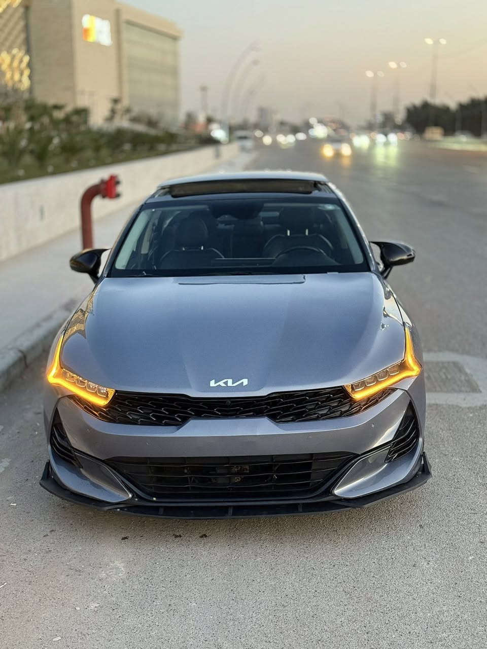 KiA _ K5 _ 2022 _ EX _ VIP
اعلى فئه بل كي فايف سياره كلين بدون حادث لغود شواصي حوض كله مكفول سياره على وضع الشركه بعدها ستيكرات وليبلات الشركه ع حطتهن  فقط جاملغات مفتوحات ونفسهن راجعات سياره كلها  ( ليبل واحد )

عداد المسافه : 55 الف كيلو متر 
حجم المكينه : 1600 تيربو 

الصبغ: اقل من ربع البنيد وجاملغ الخلفي  يعني قطعه وربع
 
المواصفات : 
بانواما _ ٤ بصمات _خمس كامرات _ كشنات 2 كهرباء _ كشنات تدفئه تبريد _ خزن ميموري بلكشنات _ شاحن لاسلكي _ قطعتين تبريد _ داخل السياره صاج ملكي _  

السعر 178 وبيها مجال 
مكاني بغداد الدوره 
***********
