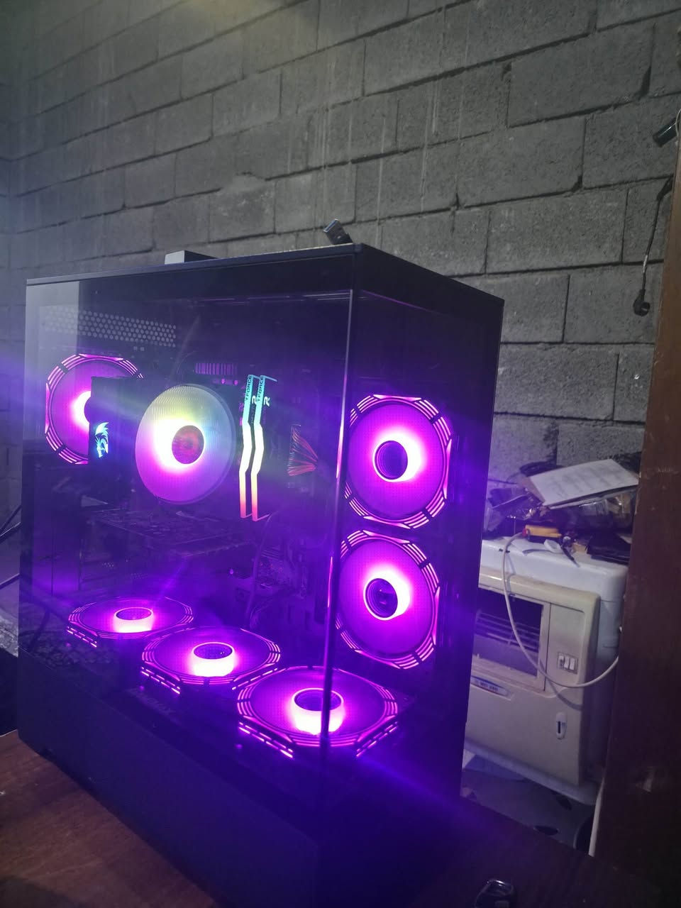 معالج الرسوميات: RTX3050

المعالج: RYZEN 5600X

الذاكرة العشوائية: 32 جيجابايت DDR4 بسرعة 3600 ميجاهرتز

القرص الصلب: 1 تيرابايت HDD + 512 جيجابايت SSD

الطاقة: 700 واط

----------------------

شاشات AOC مقاس 27 بوصة ومعدل تحديث 180 هرتز

---------------------

طاولة ألعاب

---------------------

لوحة مفاتيح Red Dragon + فأرة Logitech G502 🎁

السعر الإجمالي 685 دولارًا

ملاحظة: أبيعها جميعًا معًا، وسعرها في السوق حوالي 800 دولار، وهي بحالة ممتازة وكأنها جديدة.

للتواصل: ***********
