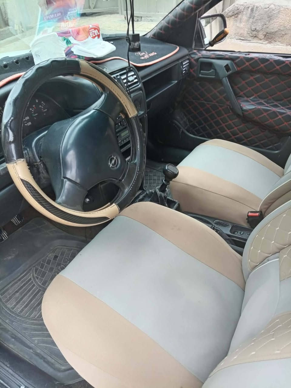 سلام عليكم من رخص الادمن اوبل فيكترا 92سياره كامله مكمله محرك كير عادي تدفئه كهربائيات كلها شغال 28وبيها مجال رقم ديالى مشروع وطني بغداد ابو غريب


**إذا كنت صاحب هذا الإعلان وتريد حذفه لأي سبب، رجاءا أرسل رسالة إلى الدعم الفني**