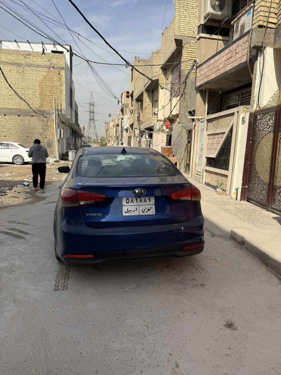 سلام عليكم فورتي 18 حادثها جاملغ وباب عكس السايق بيها منضوت غاز  بيها نقوصات وطخات  موضحه بل فيدو مكان السياره بغداد المنصور ***********
