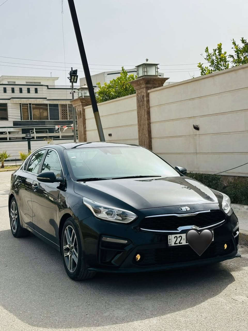 سلام عليكم فورتي موديل 2019 السعر 119 السياره كفااله فقط باب كلير 🫣
مكان بغداد ☎️التصال ***********
المواصفات .     السعر 119 بيه مجال بصيط 
شاشة كبيرة مع نظام تشغيل ابل كار بلي
كاميرا دواره 
 كشنات حار + بارد 
.قطعتين تبريد
شحن وايرليس 
حساسات خلفية مع جرس تنبيه 
.رادرات جانبية+ وامامية+ وتحديد مسار + كروز سرعه
نقطة عمياء
