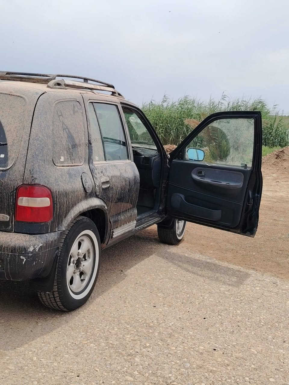 سلام عليكم سياره سبورتج قديم موديل 93 رقم بغداد نكليزي تحويل مباشر كير محرك اسكن مكفولات سياره جاهزه كهربائيات كله شغاله فور ويل شغال كير عادي العنوان محافظة واسط قضاء العزيزية السعر 40 وبيه مجال ***********
